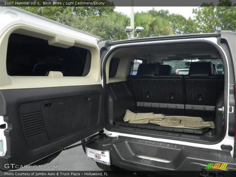 Birch White / Light Cashmere/Ebony 2007 Hummer H3 X