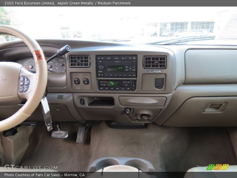 Dashboard of 2003 Excursion Limited