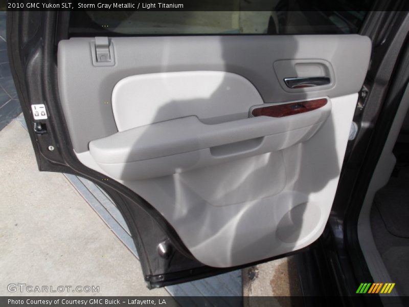 Storm Gray Metallic / Light Titanium 2010 GMC Yukon SLT