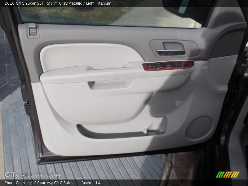 Storm Gray Metallic / Light Titanium 2010 GMC Yukon SLT