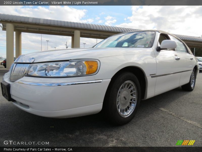 Front 3/4 View of 2002 Town Car Cartier