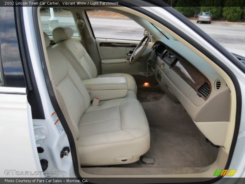 Front Seat of 2002 Town Car Cartier