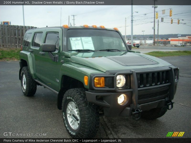 Front 3/4 View of 2006 H3 