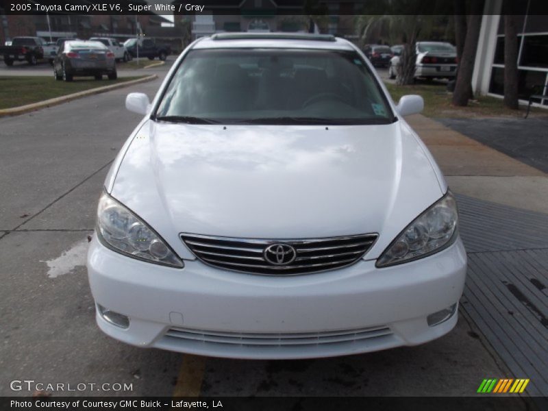 Super White / Gray 2005 Toyota Camry XLE V6