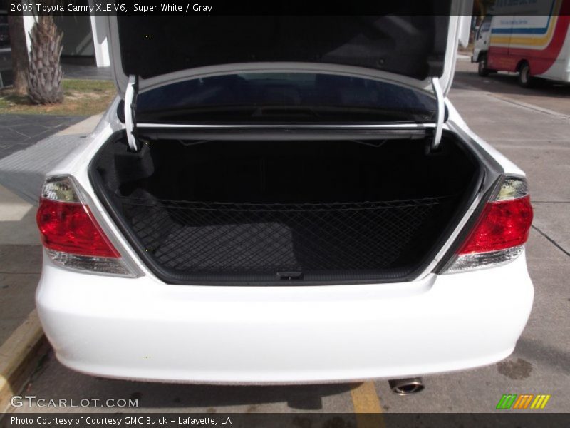 Super White / Gray 2005 Toyota Camry XLE V6