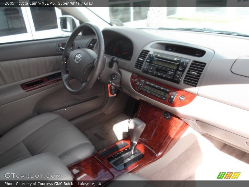 Super White / Gray 2005 Toyota Camry XLE V6