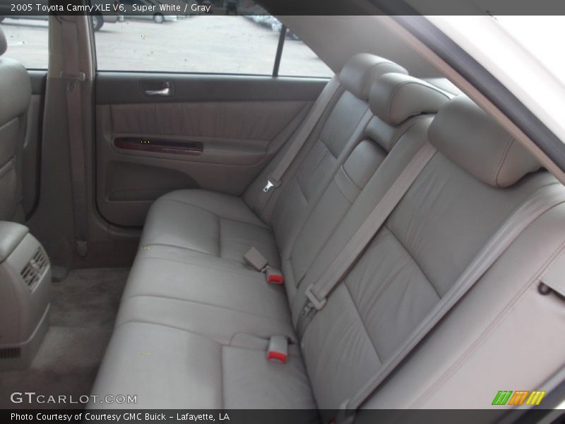 Super White / Gray 2005 Toyota Camry XLE V6