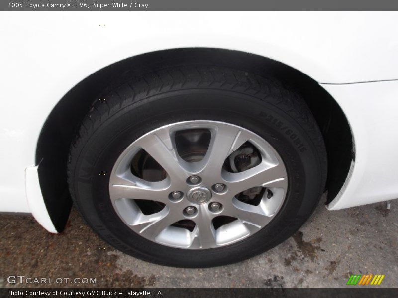 Super White / Gray 2005 Toyota Camry XLE V6