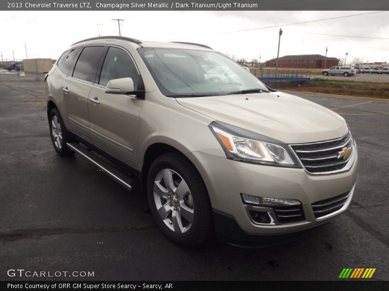 Front 3/4 View of 2013 Traverse LTZ
