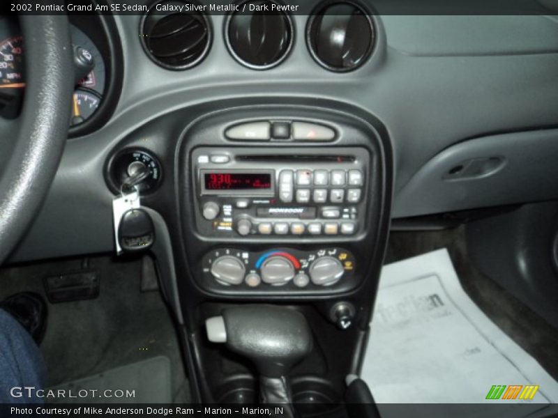 Galaxy Silver Metallic / Dark Pewter 2002 Pontiac Grand Am SE Sedan