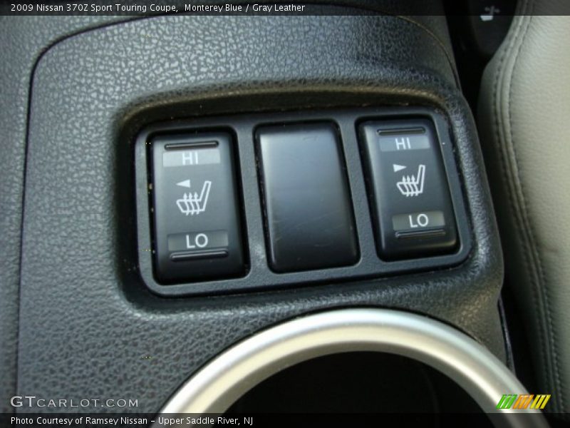 Controls of 2009 370Z Sport Touring Coupe