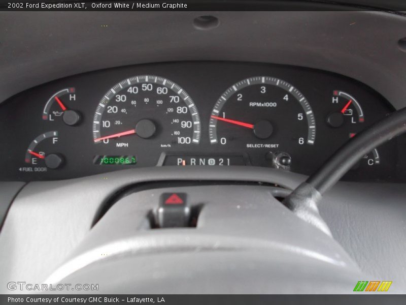 Oxford White / Medium Graphite 2002 Ford Expedition XLT