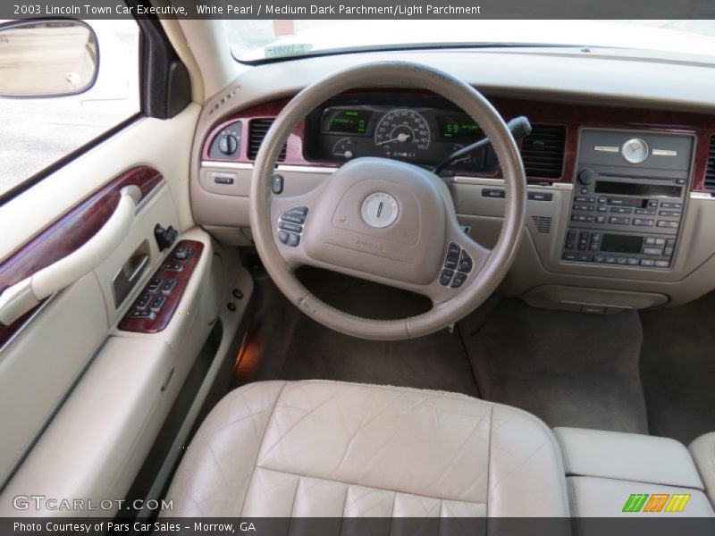 White Pearl / Medium Dark Parchment/Light Parchment 2003 Lincoln Town Car Executive