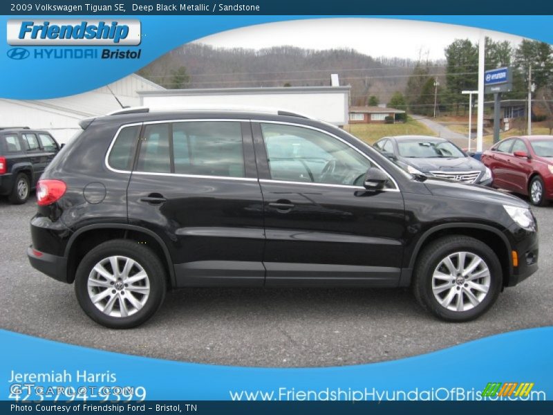 Deep Black Metallic / Sandstone 2009 Volkswagen Tiguan SE