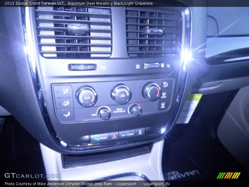 Maximum Steel Metallic / Black/Light Graystone 2013 Dodge Grand Caravan SXT