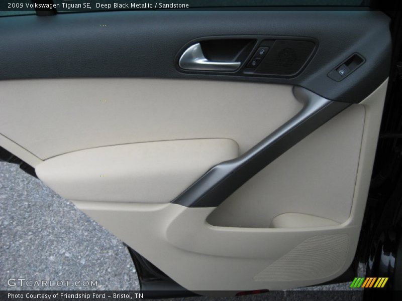 Deep Black Metallic / Sandstone 2009 Volkswagen Tiguan SE