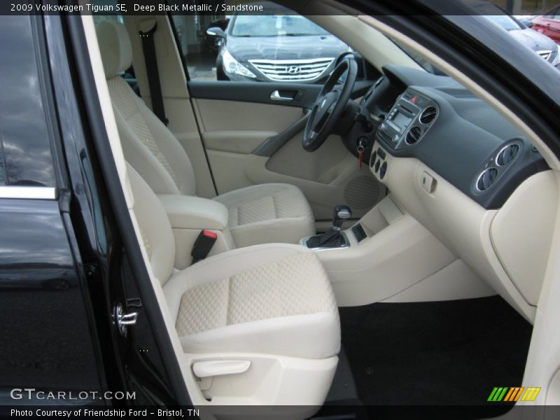 Deep Black Metallic / Sandstone 2009 Volkswagen Tiguan SE