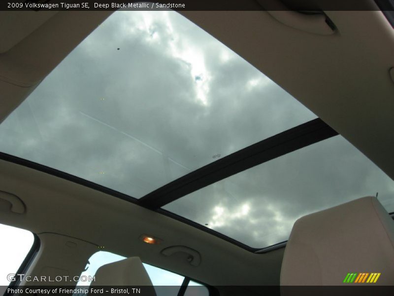 Deep Black Metallic / Sandstone 2009 Volkswagen Tiguan SE