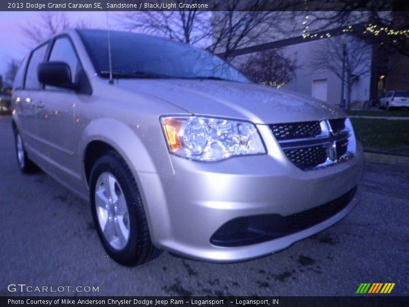 Sandstone / Black/Light Graystone 2013 Dodge Grand Caravan SE