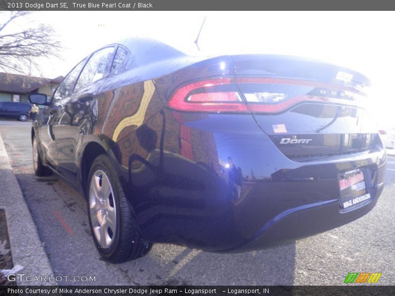 True Blue Pearl Coat / Black 2013 Dodge Dart SE