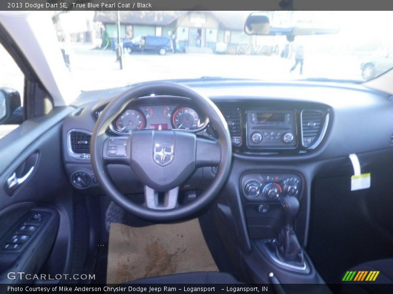True Blue Pearl Coat / Black 2013 Dodge Dart SE