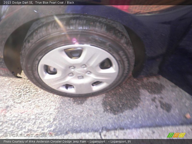 True Blue Pearl Coat / Black 2013 Dodge Dart SE