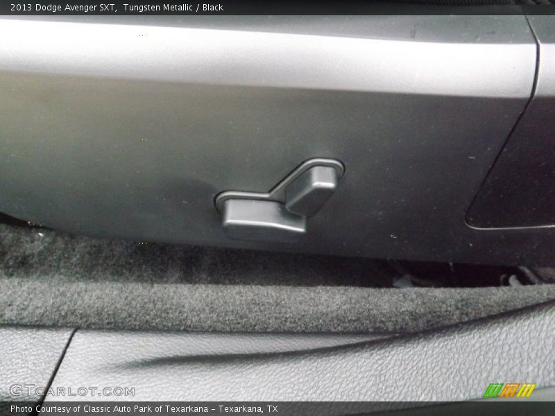 Tungsten Metallic / Black 2013 Dodge Avenger SXT