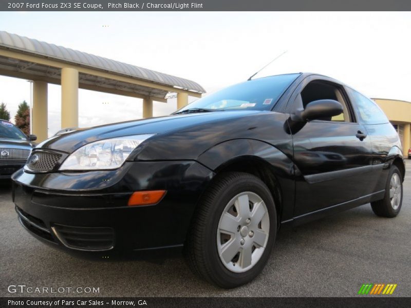 Front 3/4 View of 2007 Focus ZX3 SE Coupe