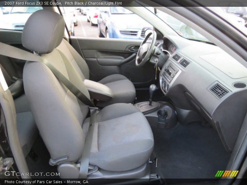  2007 Focus ZX3 SE Coupe Charcoal/Light Flint Interior