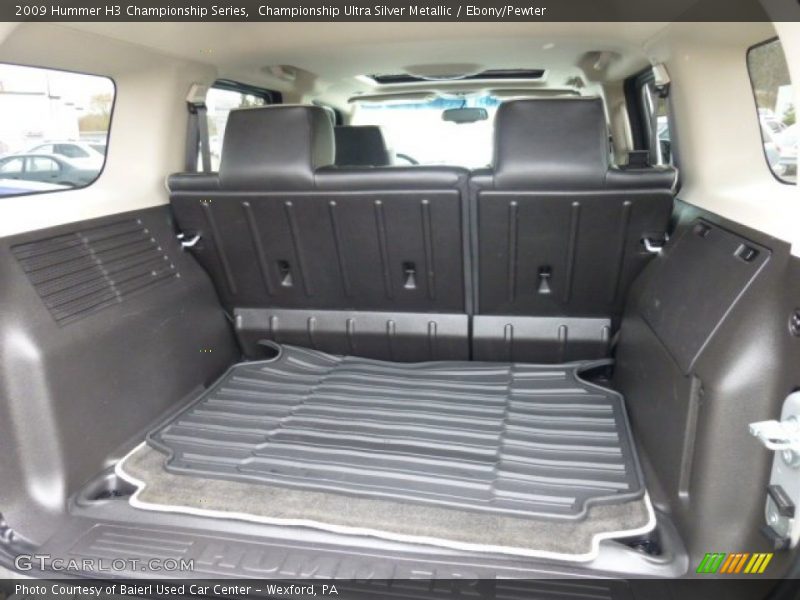 Championship Ultra Silver Metallic / Ebony/Pewter 2009 Hummer H3 Championship Series