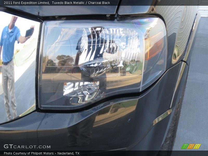 Tuxedo Black Metallic / Charcoal Black 2011 Ford Expedition Limited