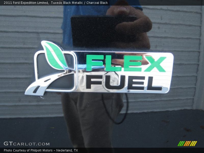 Tuxedo Black Metallic / Charcoal Black 2011 Ford Expedition Limited