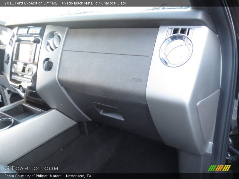 Tuxedo Black Metallic / Charcoal Black 2011 Ford Expedition Limited