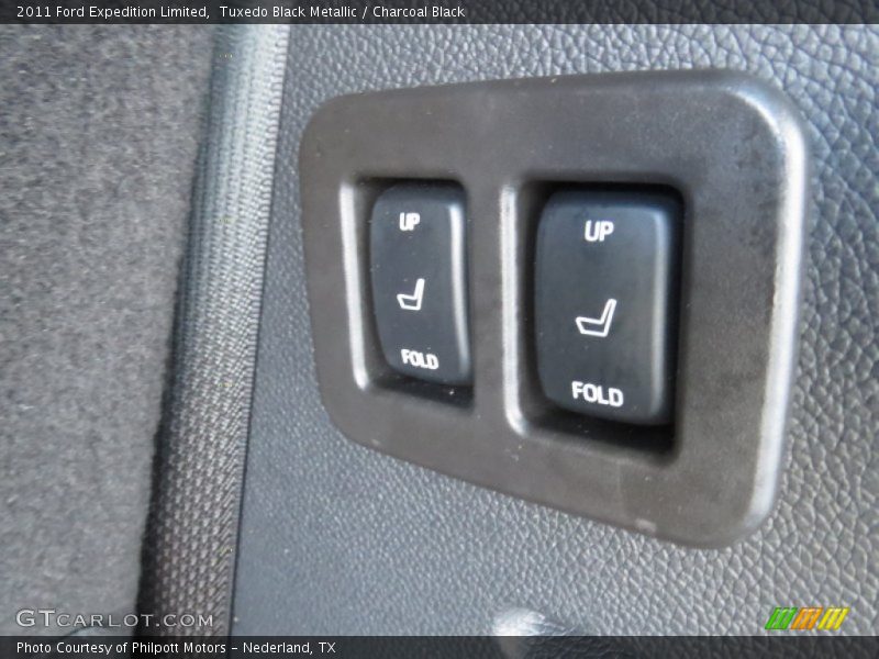 Tuxedo Black Metallic / Charcoal Black 2011 Ford Expedition Limited
