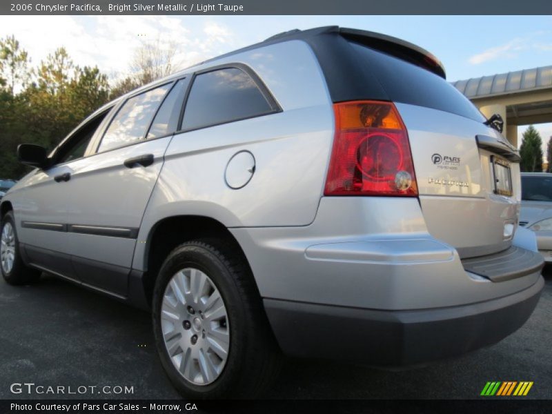 Bright Silver Metallic / Light Taupe 2006 Chrysler Pacifica