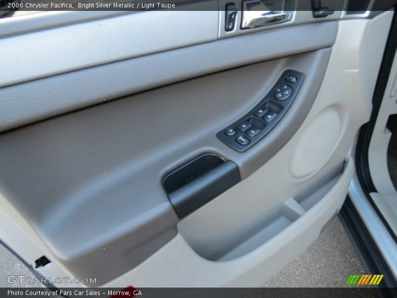Bright Silver Metallic / Light Taupe 2006 Chrysler Pacifica