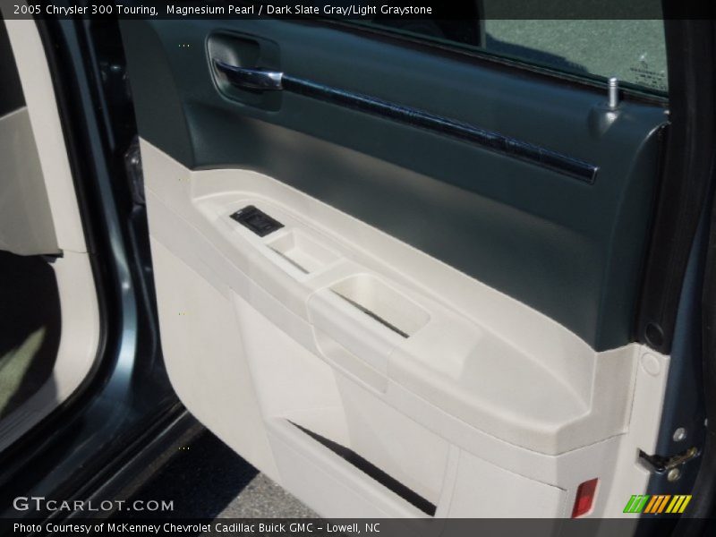 Magnesium Pearl / Dark Slate Gray/Light Graystone 2005 Chrysler 300 Touring