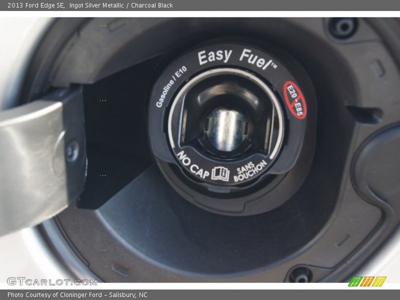 Ingot Silver Metallic / Charcoal Black 2013 Ford Edge SE