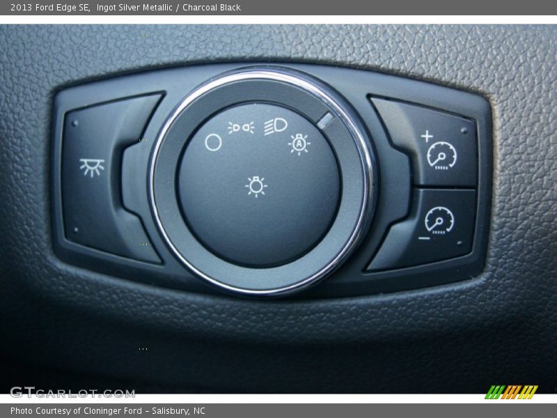 Ingot Silver Metallic / Charcoal Black 2013 Ford Edge SE