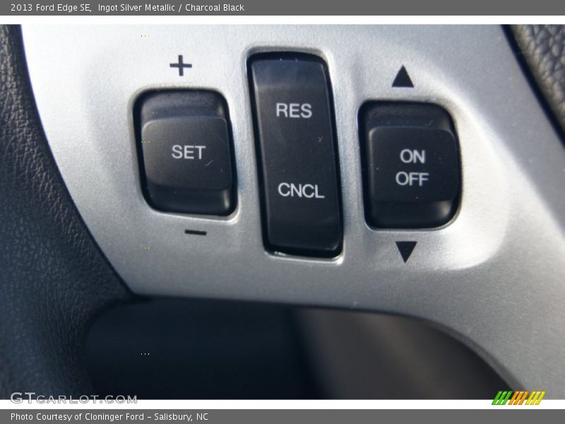 Ingot Silver Metallic / Charcoal Black 2013 Ford Edge SE