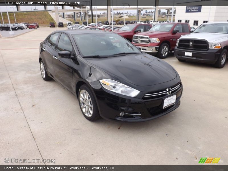 Front 3/4 View of 2013 Dart Limited