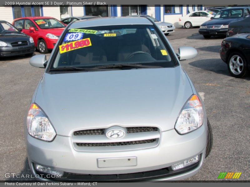 Platinum Silver / Black 2009 Hyundai Accent SE 3 Door