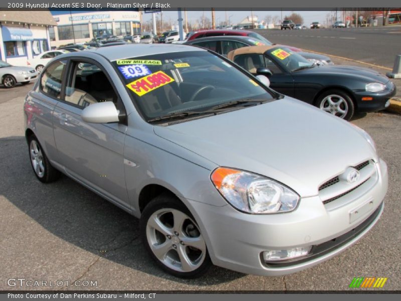 Platinum Silver / Black 2009 Hyundai Accent SE 3 Door