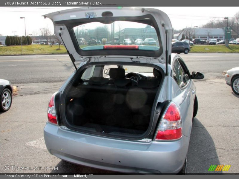 Platinum Silver / Black 2009 Hyundai Accent SE 3 Door