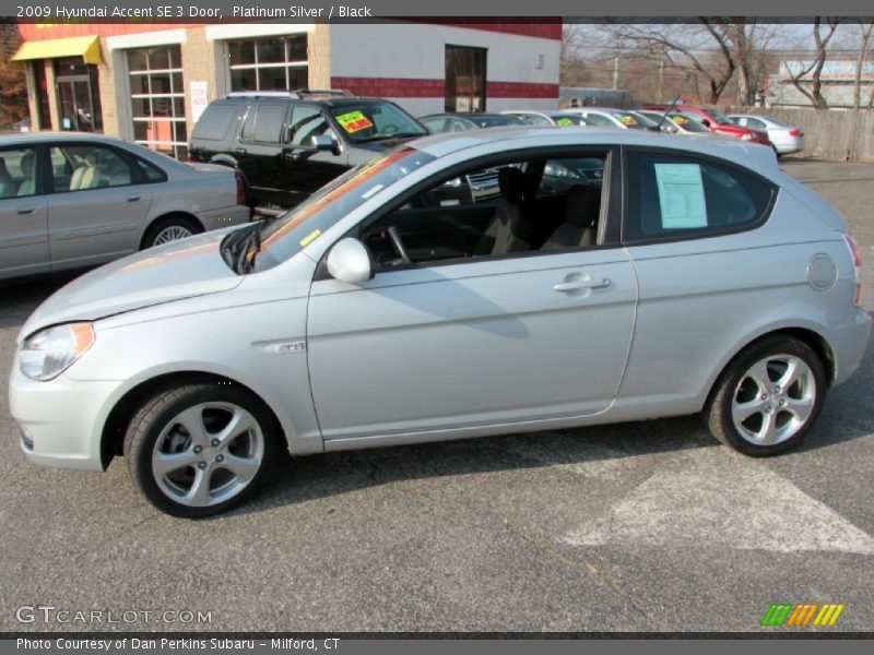 Platinum Silver / Black 2009 Hyundai Accent SE 3 Door