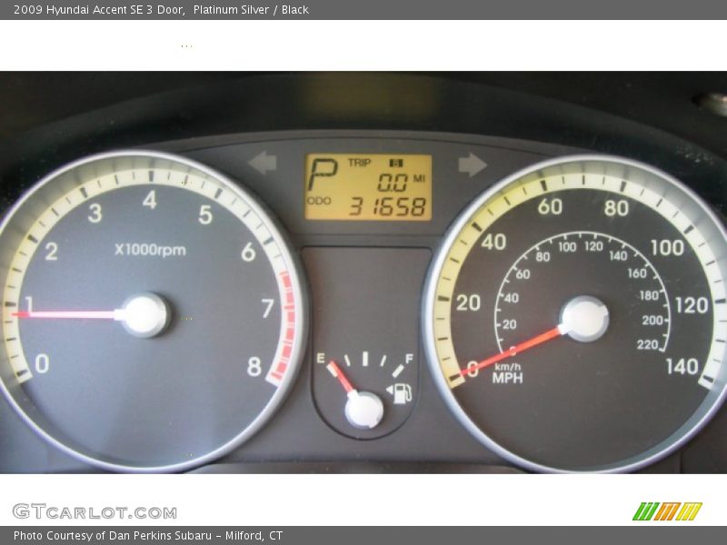 Platinum Silver / Black 2009 Hyundai Accent SE 3 Door