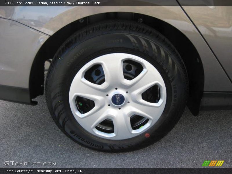 Sterling Gray / Charcoal Black 2013 Ford Focus S Sedan