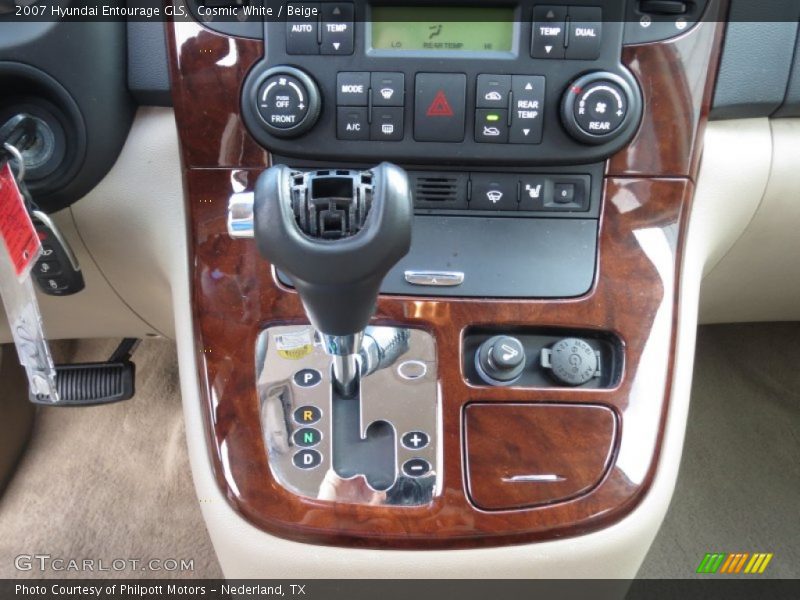 Cosmic White / Beige 2007 Hyundai Entourage GLS