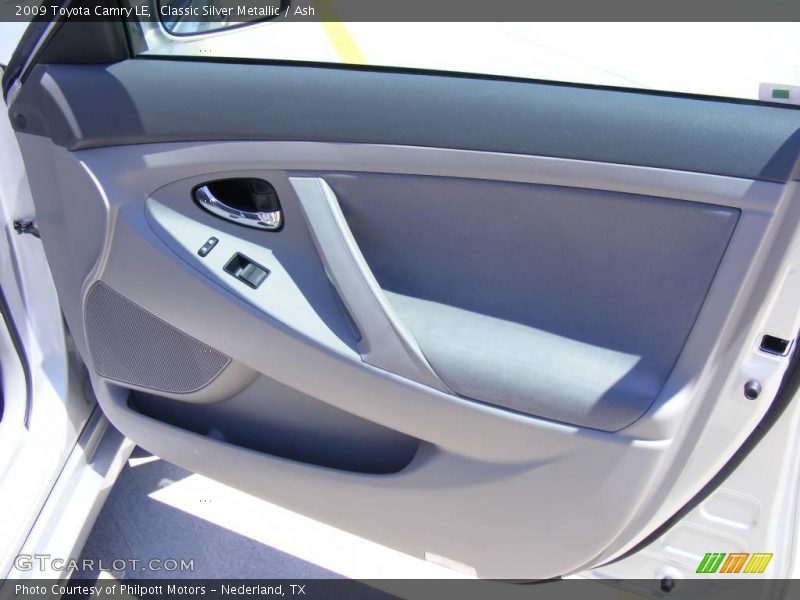 Classic Silver Metallic / Ash 2009 Toyota Camry LE