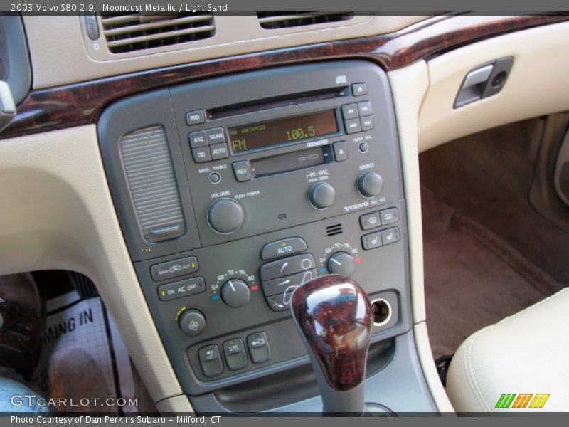 Moondust Metallic / Light Sand 2003 Volvo S80 2.9